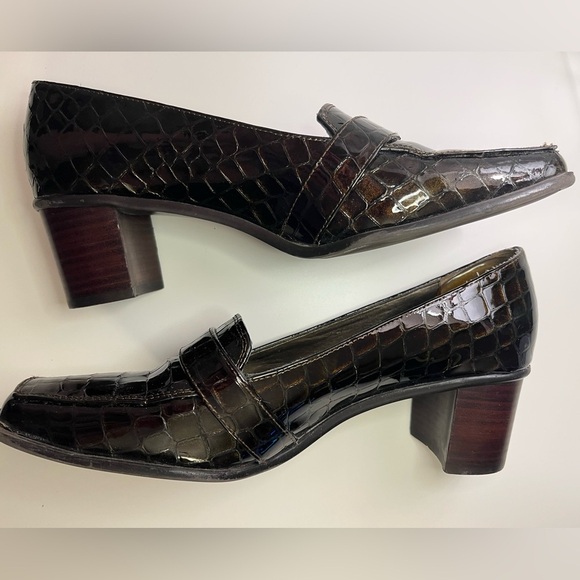 Liz Claiborne Jester Heeled Loafers Size 10M Buckle Block Heel Patent Leather - Picture 15 of 16